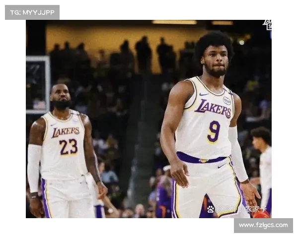 阿泰评詹姆斯与布朗尼同场:父子联手成为NBA新冠军传奇(詹姆斯和布朗尼的合照) 阿泰评詹姆斯与布朗尼同场:父子联手成为NBA新冠军传奇(詹姆斯和布朗尼的合照)